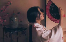 小姐姐喊叫哥哥,哥哥，你听见了吗？