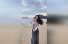 在海边上班的小姐姐图片,记录一位小姐姐的美丽日常